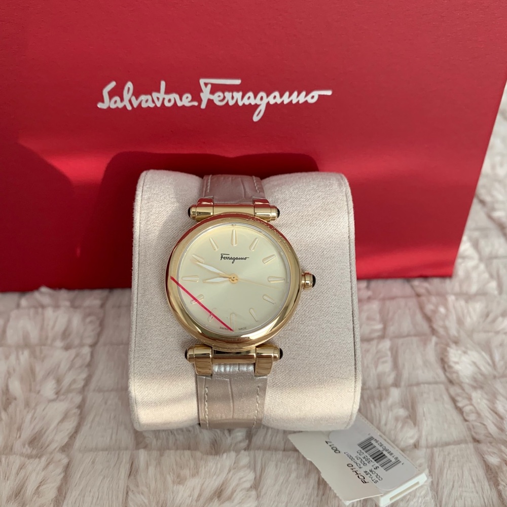 Salvatore Ferragamo Women's watch - Picture 6 of 12
